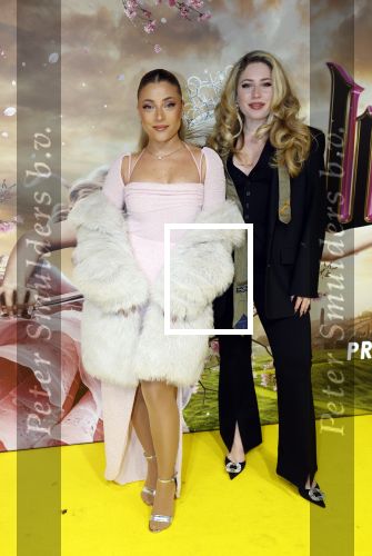 Amsterdam 3 december 2024
Premiere Wicked in Tuschinski. Ogene Amy Vol en Lisa Vol