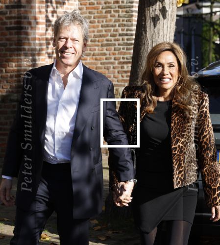 Broek en Waterland 26 oktober 2024
Douwe Bob en Anouk trouwen in de kerk van Broek en Waterland . Douwe arriveert met zijn zoontje op een paard bij de kerk. Patty Brard kwam met haar man Antoine