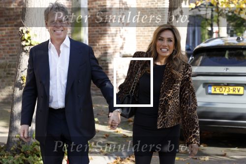 Broek en Waterland 26 oktober 2024
Douwe Bob en Anouk trouwen in de kerk van Broek en Waterland . Douwe arriveert met zijn zoontje op een paard bij de kerk. Patty Brard kwam met haar man Antoine