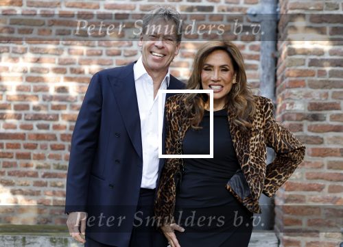 Broek en Waterland 26 oktober 2024
Douwe Bob en Anouk trouwen in de kerk van Broek en Waterland . Douwe arriveert met zijn zoontje op een paard bij de kerk. Patty Brard kwam met haar man Antoine