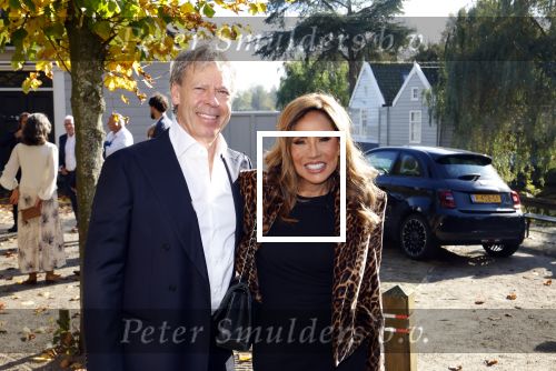 Broek en Waterland 26 oktober 2024
Douwe Bob en Anouk trouwen in de kerk van Broek en Waterland . Douwe arriveert met zijn zoontje op een paard bij de kerk. Patty Brard kwam met haar man Antoine