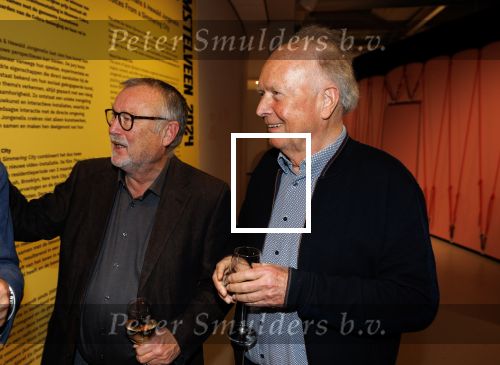 Amstelveen 14 november 2024
Opening expositie en boekpresentatie van 80 jaar Jeroen Krabbe in het Cobra Museum . Joop v d Ende overhandit het eerste boek . Vrouw Herma Krabbe zit op de eerste rij samen met zoon Jasper en Jacob Krabbe . Paul Haenen