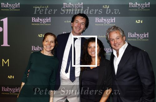 Amsterdam 25 november 2024
Premiere Babygirl in Tuschinski . Halina Reijn is de producente. Paul v Riessen en ....