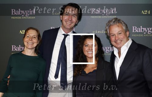 Amsterdam 25 november 2024
Premiere Babygirl in Tuschinski . Halina Reijn is de producente. Paul v Riessen en ....