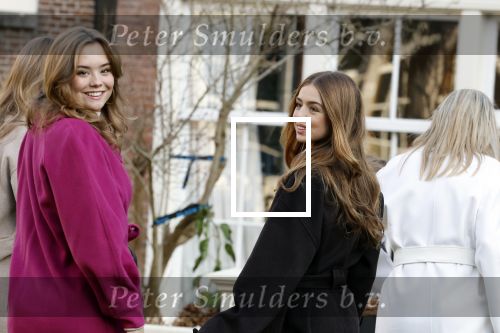 Amsterdam 29 november 2024
Fotouurtje Koninklijk huis met Koning Willem Alexander Koningin Maxima Prinses Amalia Prinses Alexia Prinses Ariane en hun hondje Mambo . De shoot vond plaats op het Begijnhof in het centrum van Amsterdam.