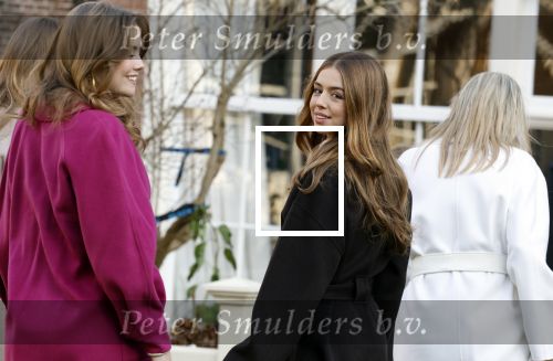 Amsterdam 29 november 2024
Fotouurtje Koninklijk huis met Koning Willem Alexander Koningin Maxima Prinses Amalia Prinses Alexia Prinses Ariane en hun hondje Mambo . De shoot vond plaats op het Begijnhof in het centrum van Amsterdam.