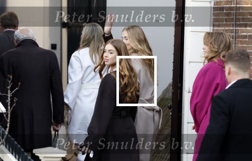 Amsterdam 29 november 2024
Fotouurtje Koninklijk huis met Koning Willem Alexander Koningin Maxima Prinses Amalia Prinses Alexia Prinses Ariane en hun hondje Mambo . De shoot vond plaats op het Begijnhof in het centrum van Amsterdam.