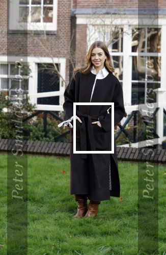 Amsterdam 29 november 2024
Fotouurtje Koninklijk huis met Koning Willem Alexander Koningin Maxima Prinses Amalia Prinses Alexia Prinses Ariane en hun hondje Mambo . De shoot vond plaats op het Begijnhof in het centrum van Amsterdam.