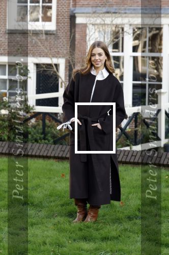 Amsterdam 29 november 2024
Fotouurtje Koninklijk huis met Koning Willem Alexander Koningin Maxima Prinses Amalia Prinses Alexia Prinses Ariane en hun hondje Mambo . De shoot vond plaats op het Begijnhof in het centrum van Amsterdam.
