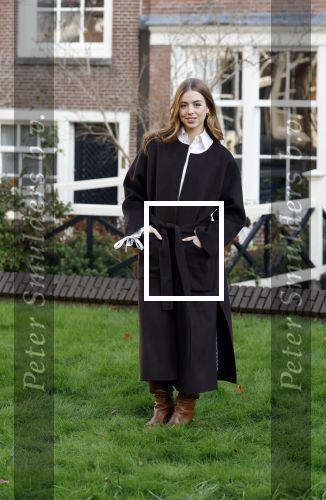Amsterdam 29 november 2024
Fotouurtje Koninklijk huis met Koning Willem Alexander Koningin Maxima Prinses Amalia Prinses Alexia Prinses Ariane en hun hondje Mambo . De shoot vond plaats op het Begijnhof in het centrum van Amsterdam.