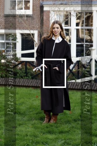 Amsterdam 29 november 2024
Fotouurtje Koninklijk huis met Koning Willem Alexander Koningin Maxima Prinses Amalia Prinses Alexia Prinses Ariane en hun hondje Mambo . De shoot vond plaats op het Begijnhof in het centrum van Amsterdam.