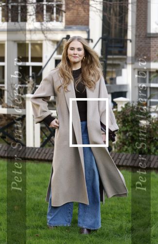 Amsterdam 29 november 2024
Fotouurtje Koninklijk huis met Koning Willem Alexander Koningin Maxima Prinses Amalia Prinses Alexia Prinses Ariane en hun hondje Mambo . De shoot vond plaats op het Begijnhof in het centrum van Amsterdam.