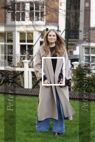 Amsterdam 29 november 2024
Fotouurtje Koninklijk huis met Koning Willem Alexander Koningin Maxima Prinses Amalia Prinses Alexia Prinses Ariane en hun hondje Mambo . De shoot vond plaats op het Begijnhof in het centrum van Amsterdam.