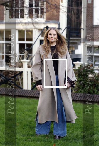 Amsterdam 29 november 2024
Fotouurtje Koninklijk huis met Koning Willem Alexander Koningin Maxima Prinses Amalia Prinses Alexia Prinses Ariane en hun hondje Mambo . De shoot vond plaats op het Begijnhof in het centrum van Amsterdam.