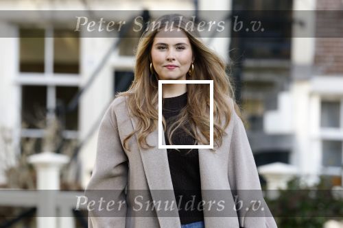 Amsterdam 29 november 2024
Fotouurtje Koninklijk huis met Koning Willem Alexander Koningin Maxima Prinses Amalia Prinses Alexia Prinses Ariane en hun hondje Mambo . De shoot vond plaats op het Begijnhof in het centrum van Amsterdam.