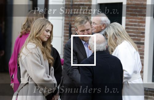 Amsterdam 29 november 2024
Fotouurtje Koninklijk huis met Koning Willem Alexander Koningin Maxima Prinses Amalia Prinses Alexia Prinses Ariane en hun hondje Mambo . De shoot vond plaats op het Begijnhof in het centrum van Amsterdam.
