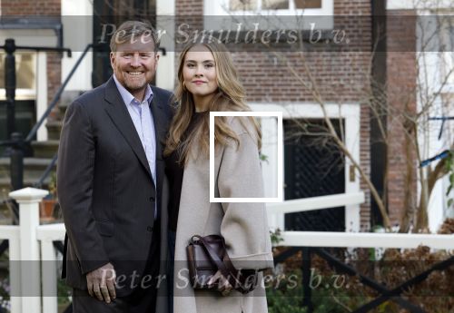 Amsterdam 29 november 2024
Fotouurtje Koninklijk huis met Koning Willem Alexander Koningin Maxima Prinses Amalia Prinses Alexia Prinses Ariane en hun hondje Mambo . De shoot vond plaats op het Begijnhof in het centrum van Amsterdam.