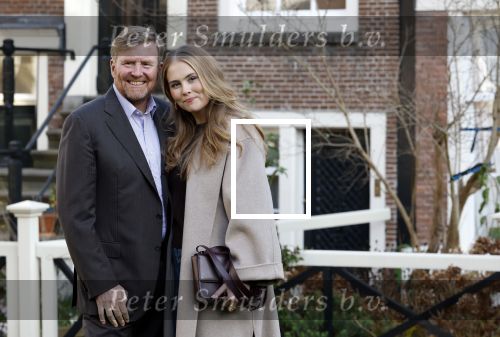 Amsterdam 29 november 2024
Fotouurtje Koninklijk huis met Koning Willem Alexander Koningin Maxima Prinses Amalia Prinses Alexia Prinses Ariane en hun hondje Mambo . De shoot vond plaats op het Begijnhof in het centrum van Amsterdam.