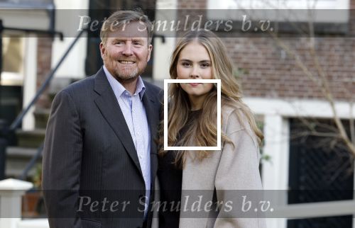 Amsterdam 29 november 2024
Fotouurtje Koninklijk huis met Koning Willem Alexander Koningin Maxima Prinses Amalia Prinses Alexia Prinses Ariane en hun hondje Mambo . De shoot vond plaats op het Begijnhof in het centrum van Amsterdam.