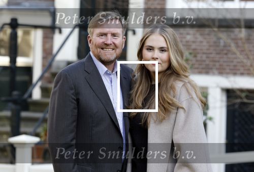 Amsterdam 29 november 2024
Fotouurtje Koninklijk huis met Koning Willem Alexander Koningin Maxima Prinses Amalia Prinses Alexia Prinses Ariane en hun hondje Mambo . De shoot vond plaats op het Begijnhof in het centrum van Amsterdam.