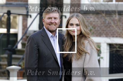Amsterdam 29 november 2024
Fotouurtje Koninklijk huis met Koning Willem Alexander Koningin Maxima Prinses Amalia Prinses Alexia Prinses Ariane en hun hondje Mambo . De shoot vond plaats op het Begijnhof in het centrum van Amsterdam.