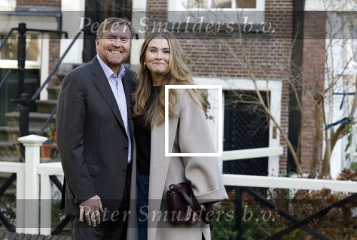 Amsterdam 29 november 2024
Fotouurtje Koninklijk huis met Koning Willem Alexander Koningin Maxima Prinses Amalia Prinses Alexia Prinses Ariane en hun hondje Mambo . De shoot vond plaats op het Begijnhof in het centrum van Amsterdam.