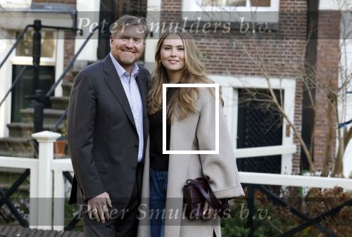 Amsterdam 29 november 2024
Fotouurtje Koninklijk huis met Koning Willem Alexander Koningin Maxima Prinses Amalia Prinses Alexia Prinses Ariane en hun hondje Mambo . De shoot vond plaats op het Begijnhof in het centrum van Amsterdam.