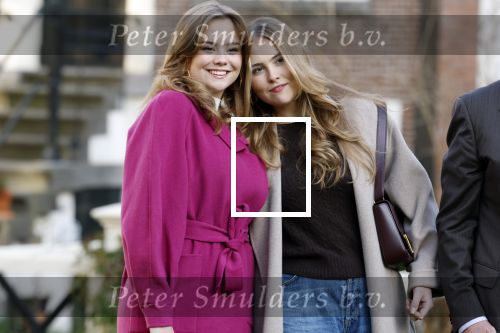 Amsterdam 29 november 2024
Fotouurtje Koninklijk huis met Koning Willem Alexander Koningin Maxima Prinses Amalia Prinses Alexia Prinses Ariane en hun hondje Mambo . De shoot vond plaats op het Begijnhof in het centrum van Amsterdam.