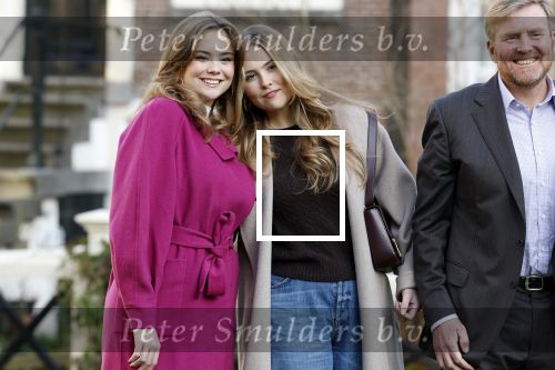 Amsterdam 29 november 2024
Fotouurtje Koninklijk huis met Koning Willem Alexander Koningin Maxima Prinses Amalia Prinses Alexia Prinses Ariane en hun hondje Mambo . De shoot vond plaats op het Begijnhof in het centrum van Amsterdam.