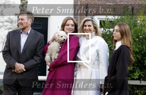 Amsterdam 29 november 2024
Fotouurtje Koninklijk huis met Koning Willem Alexander Koningin Maxima Prinses Amalia Prinses Alexia Prinses Ariane en hun hondje Mambo . De shoot vond plaats op het Begijnhof in het centrum van Amsterdam.