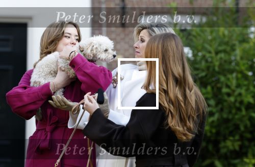 Amsterdam 29 november 2024
Fotouurtje Koninklijk huis met Koning Willem Alexander Koningin Maxima Prinses Amalia Prinses Alexia Prinses Ariane en hun hondje Mambo . De shoot vond plaats op het Begijnhof in het centrum van Amsterdam.