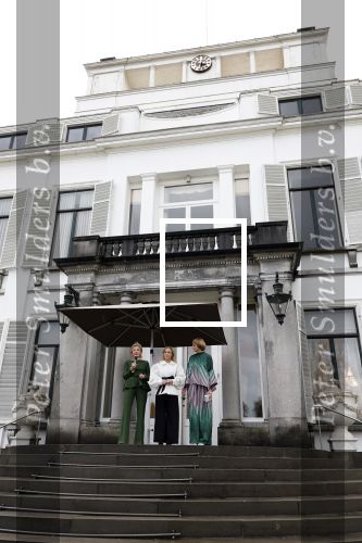 Soestdijk 20 november 2024
Prinses Margarita opent de tentoonstelling schitteren op Soestdijk . Patrick v Katwijk heeft de fotos gemaakt .
