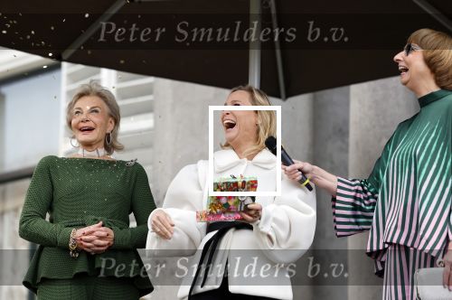 Soestdijk 20 november 2024
Prinses Margarita opent de tentoonstelling schitteren op Soestdijk . Patrick v Katwijk heeft de fotos gemaakt . Prinses Margarita  Maya Meijer-Bergmans en curator Nicole Uniquole