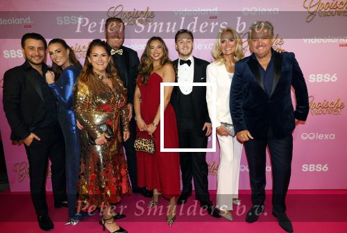 Amsterdam 22 oktober 2024
Premiere Gooische vrouwen in het DeLaMar theater. Rene Froger Natasja Froger Danny Froger Ann Dominique Wilten Maxime Froger Ruby Natascha Froger en partner Matthijs Timmermans