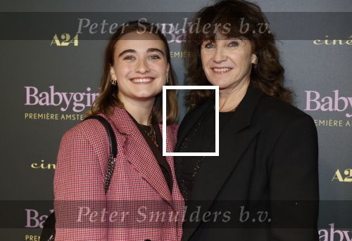 Amsterdam 25 november 2024
Premiere Babygirl in Tuschinski . Halina Reijn is de producente. Renee Fokker met dochter Esah