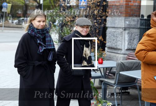Amsterdam 8 november 2024
Herdenkingsdienst en begrafenis van Hans Kemna in stadsschouwburg en op Zorgvlied. Renee Soutendijk met dochter
