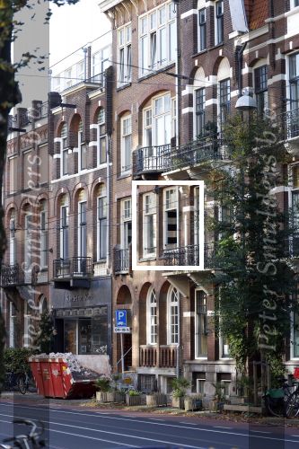 Amsterdam 26 oktober 2024
Rick Engelkes is weer samen met zijn ex en moeder van zijn dochters Annemarie . Rick heeft 2 panden gekocht in Amsterdam zuid . 1 wordt nu verbouwd.