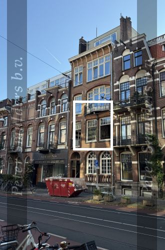 Amsterdam 26 oktober 2024
Rick Engelkes is weer samen met zijn ex en moeder van zijn dochters Annemarie . Rick heeft 2 panden gekocht in Amsterdam zuid . 1 wordt nu verbouwd.