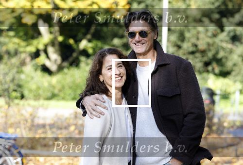 Amsterdam 26 oktober 2024
Rick Engelkes is weer samen met zijn ex en moeder van zijn dochters Annemarie .