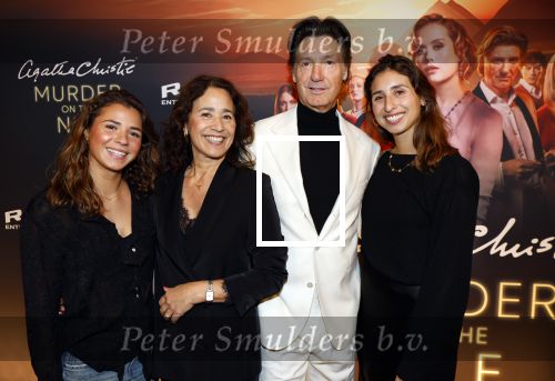 Zaandam 10 november 2024
Premiere murder on the nile in zaantheater. Rick Engelkes met Annemarie en hun dochters