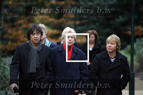 Den Haag 8 december 2006
Crematie Mariska Veres in crematorium Ockenburgh in den haag. Shocking blue leden
Peter Smulders bv
