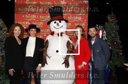 Amsterdam 5 november 2024
Presentatie cast Santa Claus is comeing to town in het ziggo dome . Aanwezige cast Willemijn Verkaik Dominique v Hulst (Zangeres Do) Noortje Herlaar Buddy Vedder en Frank Lammers als kerstman .
