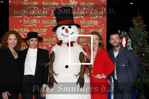 Amsterdam 5 november 2024
Presentatie cast Santa Claus is comeing to town in het ziggo dome . Aanwezige cast Willemijn Verkaik Dominique v Hulst (Zangeres Do) Noortje Herlaar Buddy Vedder en Frank Lammers als kerstman .