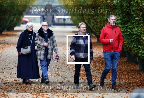 Amsterdam 8 november 2024
Herdenkingsdienst en begrafenis van Hans Kemna in stadsschouwburg en op Zorgvlied. Serge Henri Valcke en Petra Lasseur