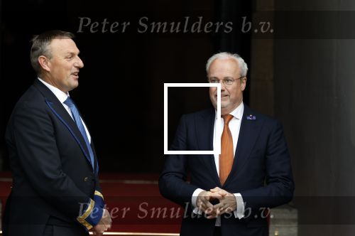 Amsterdam 3 december 2024
Uitreiking Prins Calus prijzen in het paleis op de dam . Aanwezig names koninklijke familie , Koning Willem Alexander Prins Constantijn Prinses Laurentien  en Prinses Mabel . Hofmaarschalk Sjoert Klein Schiphorst