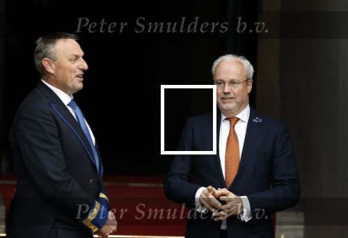 Amsterdam 3 december 2024
Uitreiking Prins Calus prijzen in het paleis op de dam . Aanwezig names koninklijke familie , Koning Willem Alexander Prins Constantijn Prinses Laurentien  en Prinses Mabel . Hofmaarschalk Sjoert Klein Schiphorst