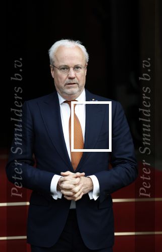 Amsterdam 3 december 2024
Uitreiking Prins Calus prijzen in het paleis op de dam . Aanwezig names koninklijke familie , Koning Willem Alexander Prins Constantijn Prinses Laurentien  en Prinses Mabel . Hofmaarschalk Sjoert Klein Schiphorst