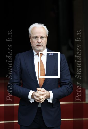 Amsterdam 3 december 2024
Uitreiking Prins Calus prijzen in het paleis op de dam . Aanwezig names koninklijke familie , Koning Willem Alexander Prins Constantijn Prinses Laurentien  en Prinses Mabel . Hofmaarschalk Sjoert Klein Schiphorst