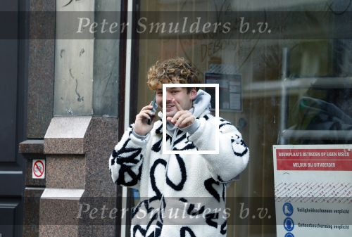 Amsterdam 6 november 2024
Soy Kroon bellend op straat in het centrum van Amsterdam.