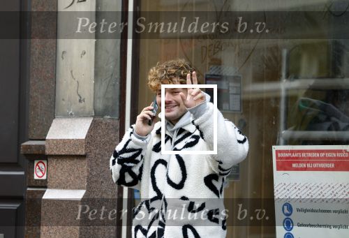 Amsterdam 6 november 2024
Soy Kroon bellend op straat in het centrum van Amsterdam.
